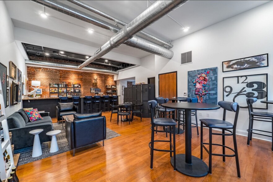 More Photos Of 209 Grant St, Wausau Restaurant For Sale