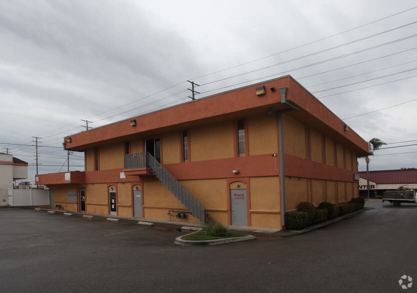 More Photos Of 1149-1163 N Tustin St, Orange General Retail For Lease