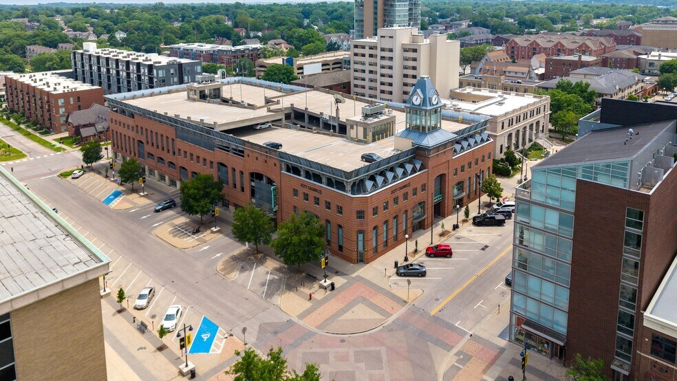 More Photos Of 2-4 S Linn St, Iowa City Office For Lease