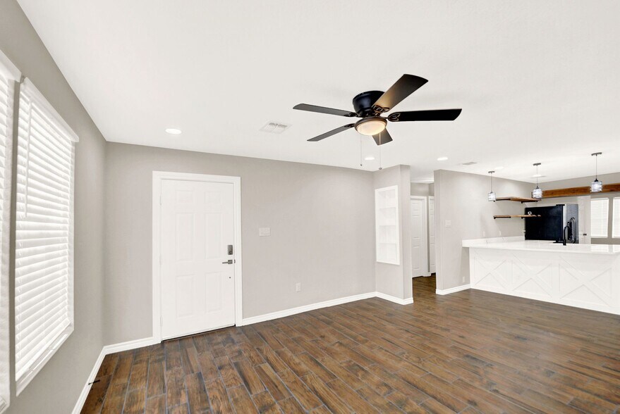 More Photos Of 285 San Antonio, Leming Multifamily For Sale