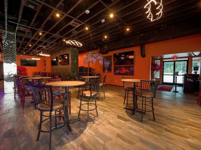 More Photos Of 1355 N Loop 336 E, Conroe Restaurant For Sale