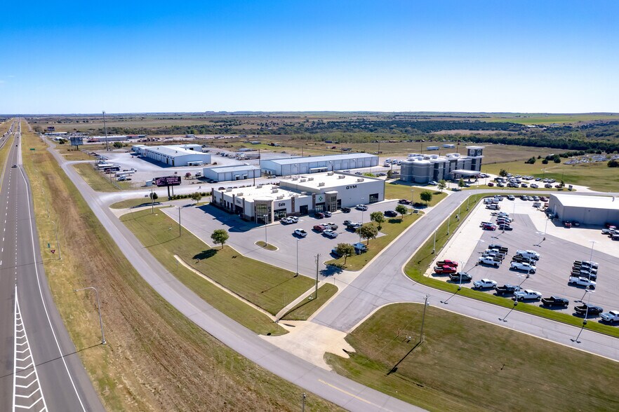 More Photos Of 4200 Carriage Way, Weatherford Medical For Lease