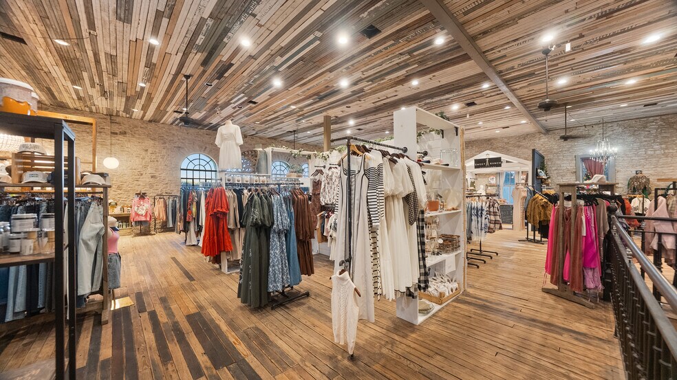 More Photos Of 101 N Elm, Hico General Retail For Sale