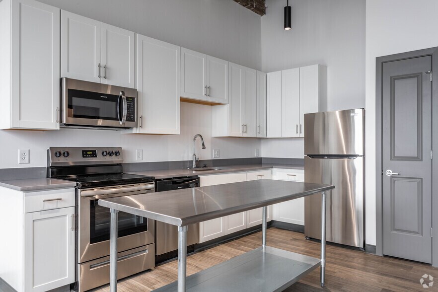 More Photos Of 366 E Broad St, Columbus Apartments For Lease