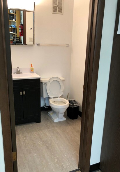 More Photos Of 701 E Irving Park Rd, Roselle Office For Lease