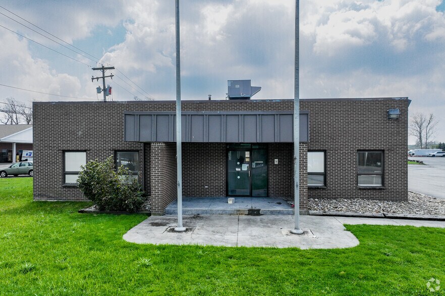 More Photos Of 9825 Main St, Clarence Storefront Retail Office For Sale