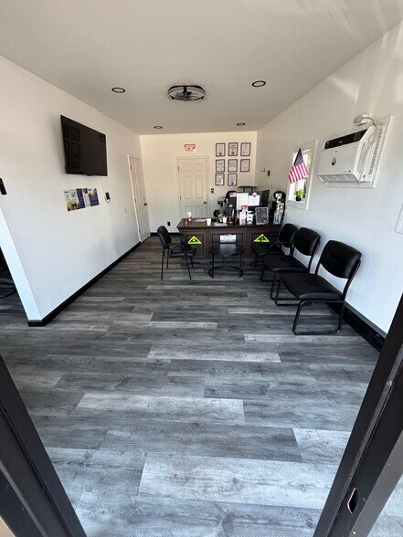 More Photos Of 11021-11025 Jefferson Ave, Newport News Auto Dealership For Sale