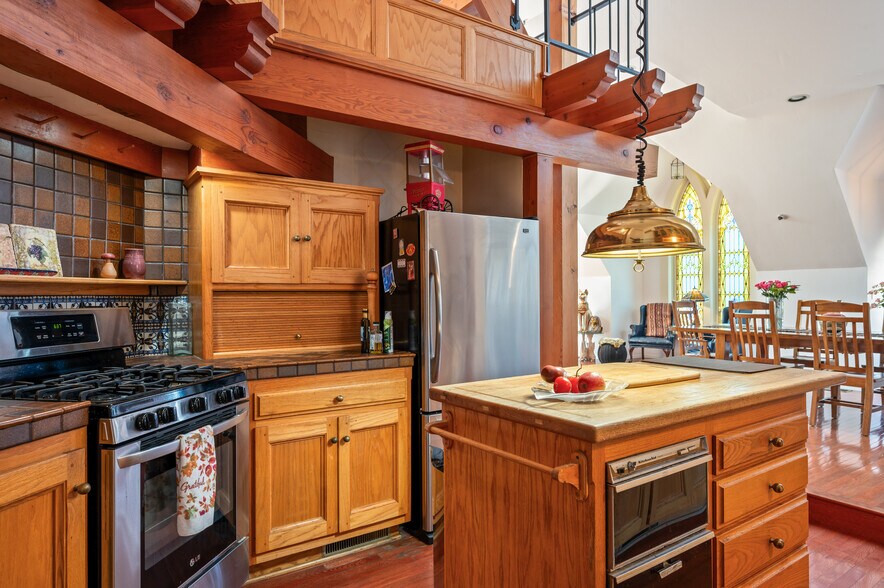 More Photos Of 437 2nd St, Solvang Storefront Retail Residential For Sale