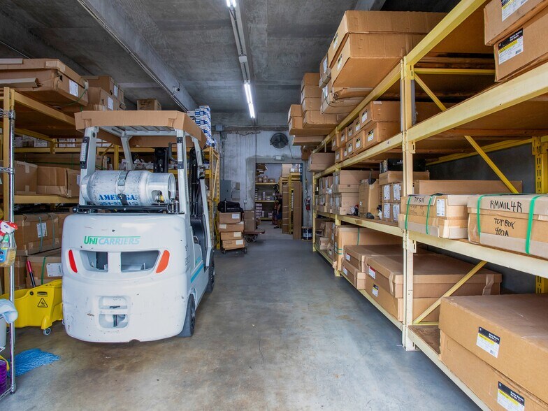 More Photos Of 249 W 29th St, Hialeah Freestanding For Sale
