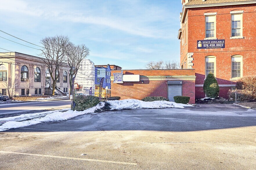 More Photos Of 130 Parker St, Lawrence Office Residential For Sale