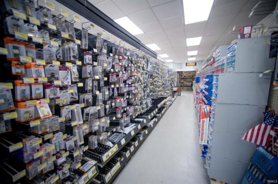 More Photos Of 7362 Russell Dr, Bicknell General Retail For Sale