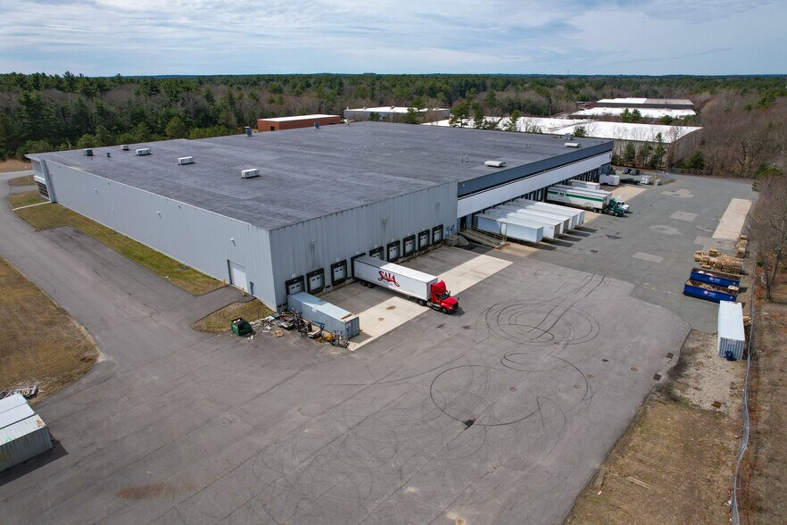 More Photos Of 260 Kenneth Welch Dr, Lakeville Warehouse For Lease
