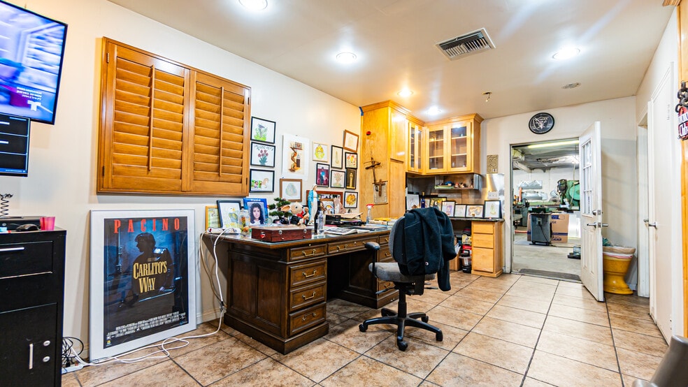 More Photos Of 4656 Floral Dr, Los Angeles Industrial For Sale