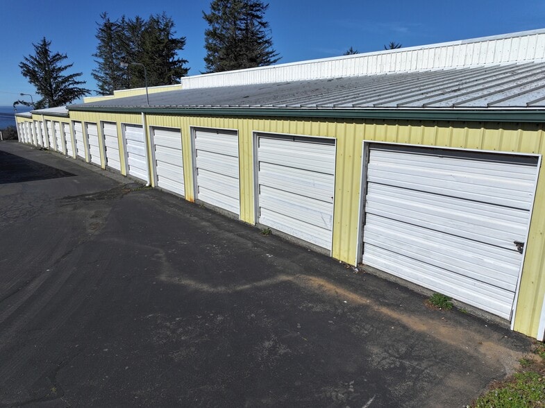 More Photos Of 1240 Chetco Ave, Brookings General Retail For Sale