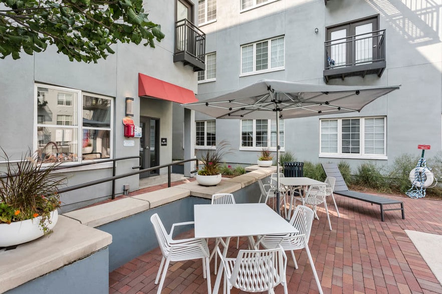 More Photos Of 1950 N Pennsylvania St, Denver Apartments For Lease