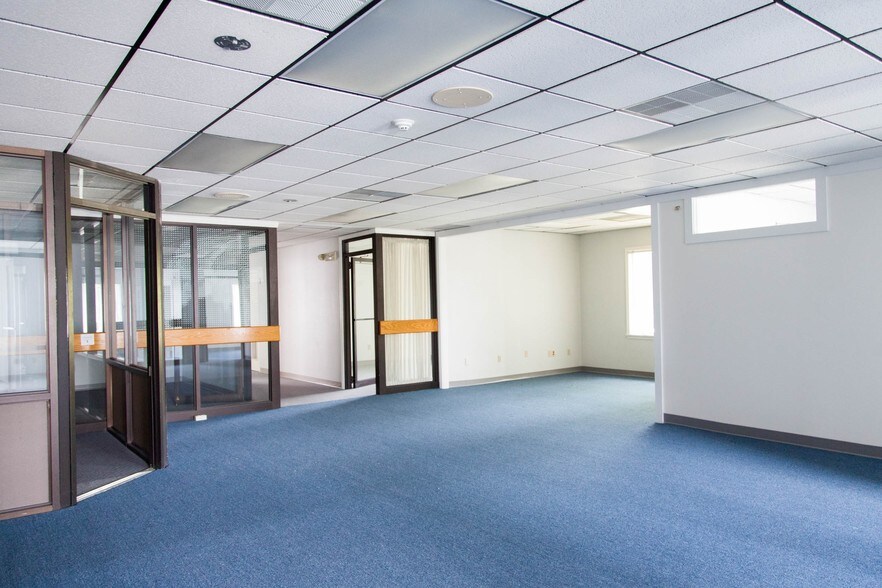 More Photos Of 31 Workshop Rd, South Yarmouth Medical For Lease