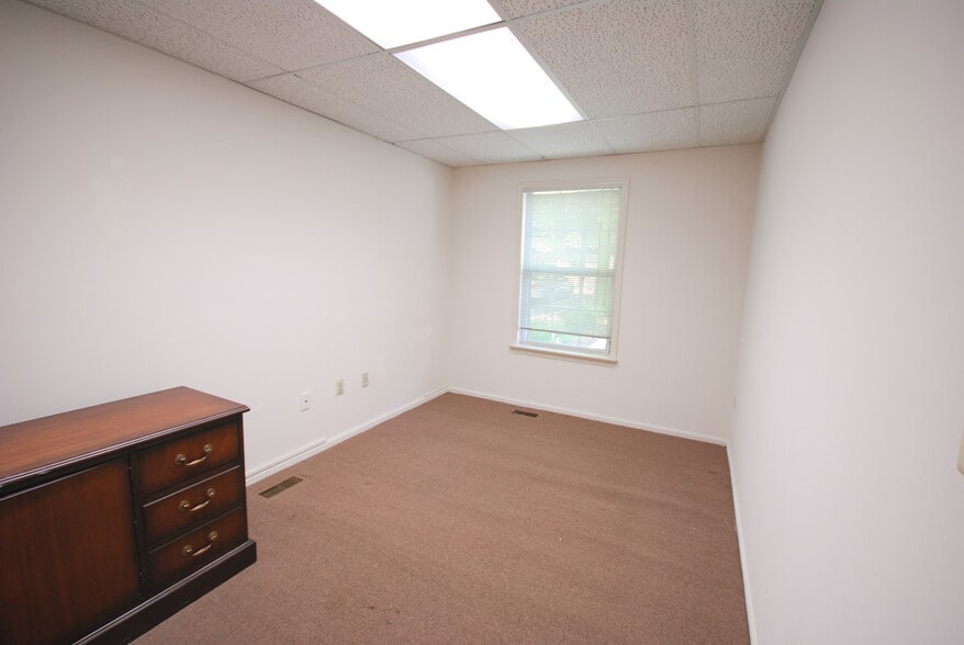 More Photos Of 11303 Amherst Ave, Wheaton Office Residential For Sale
