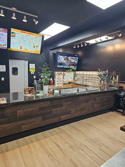 More Photos Of 211 Providence Rd, Chesapeake General Retail For Sale