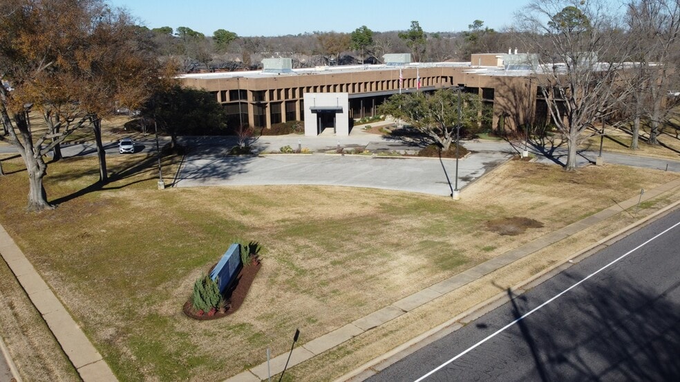 More Photos Of 501 Shelley Dr, Tyler Office For Lease