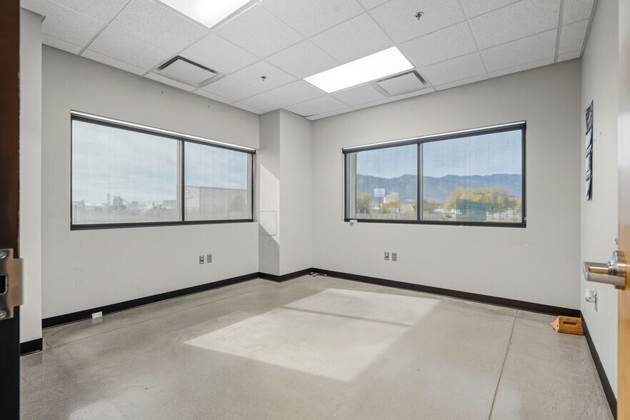 More Photos Of 3370 Drennan Industrial Loop S, Colorado Springs Flex For Lease