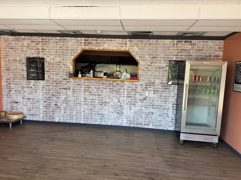 More Photos Of 12377 S Cleveland Ave, Fort Myers Storefront For Lease
