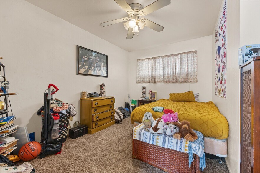 More Photos Of 16 Tobias St, Kernville Storefront Retail Residential For Sale
