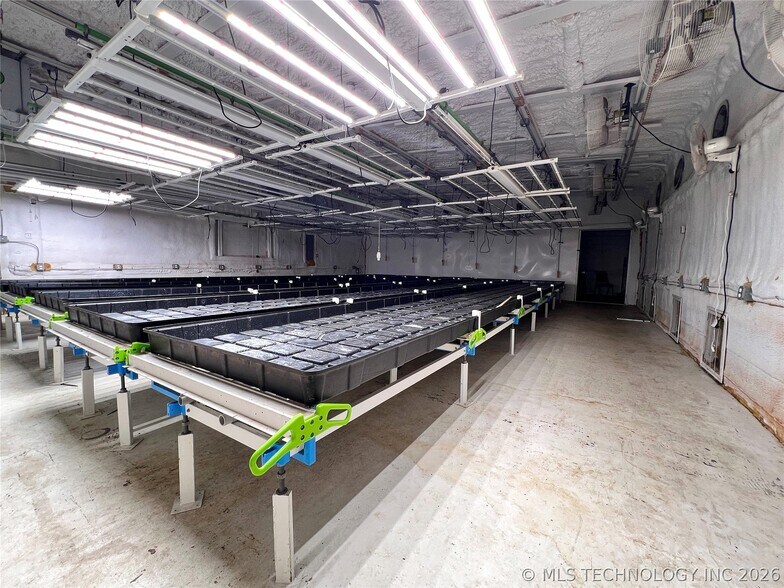 More Photos Of 5268 S Highway 377, Kingston Bar For Sale