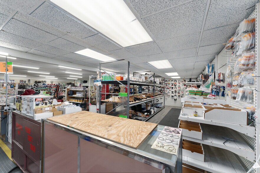 More Photos Of 17313 NE US Highway 301, Waldo Freestanding For Lease