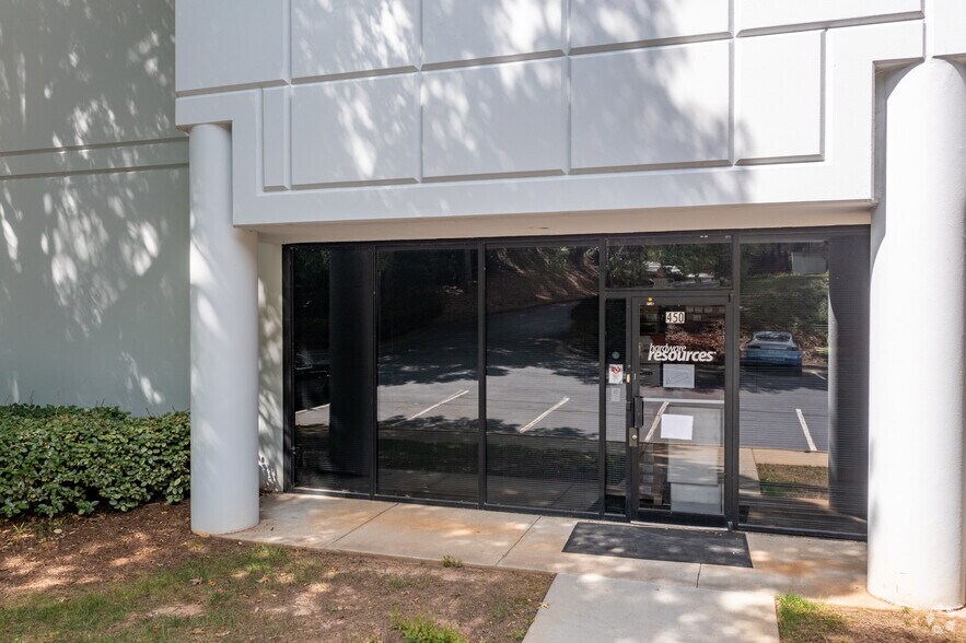 More Photos Of 2150 Boggs Rd, Duluth Unknown For Lease