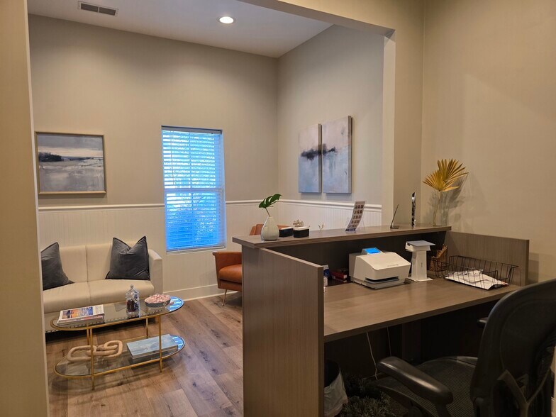 More Photos Of 181 Bluffton Rd, Bluffton Office For Lease