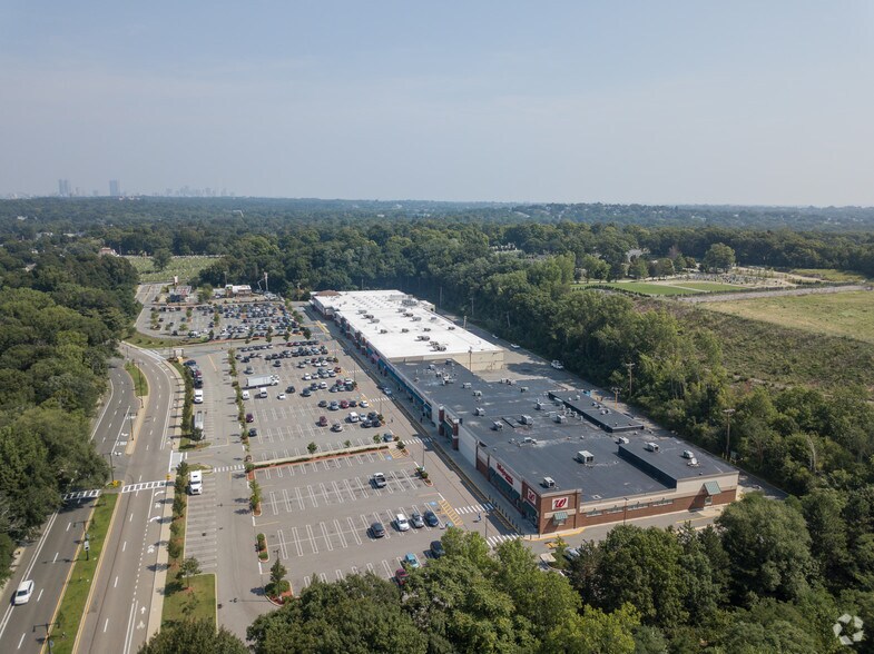 More Photos Of 940-980 American Legion Hwy, Roslindale Freestanding For Lease