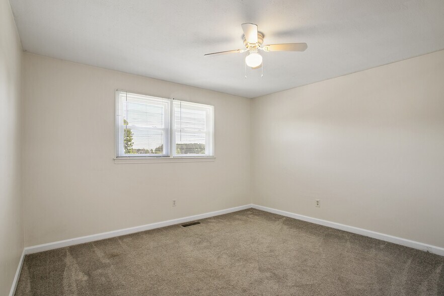 More Photos Of 120 Atlantic Ave, Easley Apartments For Sale