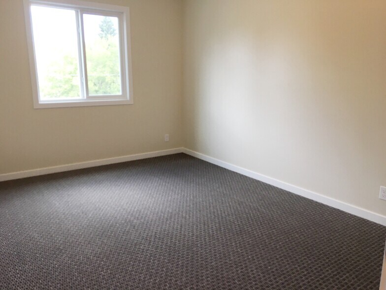 More Photos Of 106 Jespersen Ave, Spruce Grove Apartments For Sale