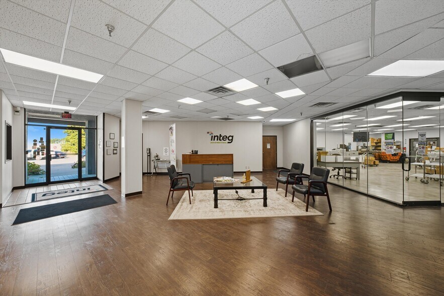 More Photos Of 700 W Loop 340, Waco Office For Lease
