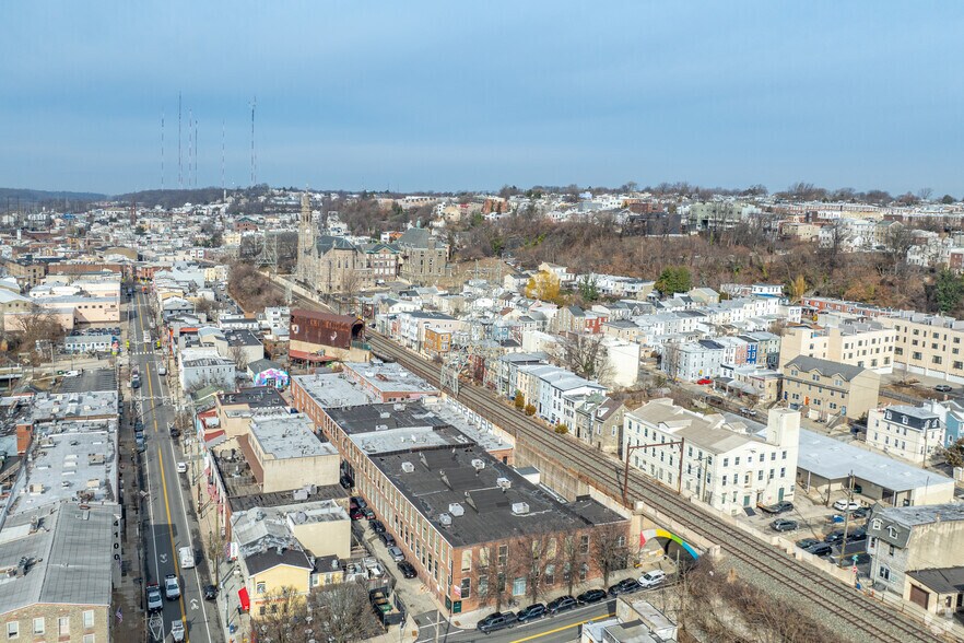 More Photos Of 10 Shurs Ln, Philadelphia Office For Lease