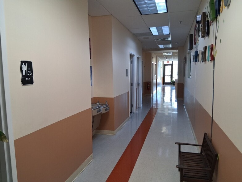 More Photos Of 4090 Lafayette Center Dr, Chantilly Office For Lease