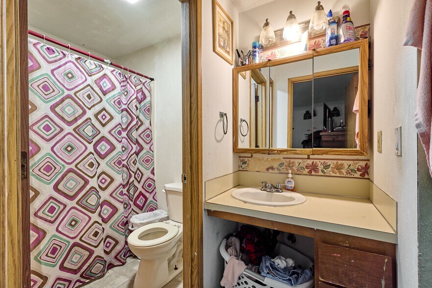 More Photos Of 880 N Pershing St, Mount Angel Apartments For Sale