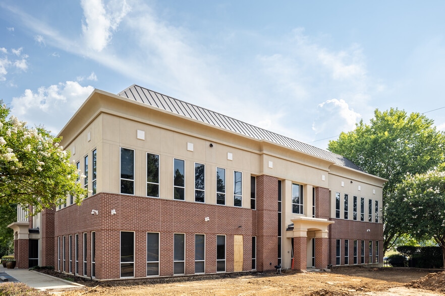 More Photos Of 4270 I 55, Jackson Unknown For Lease