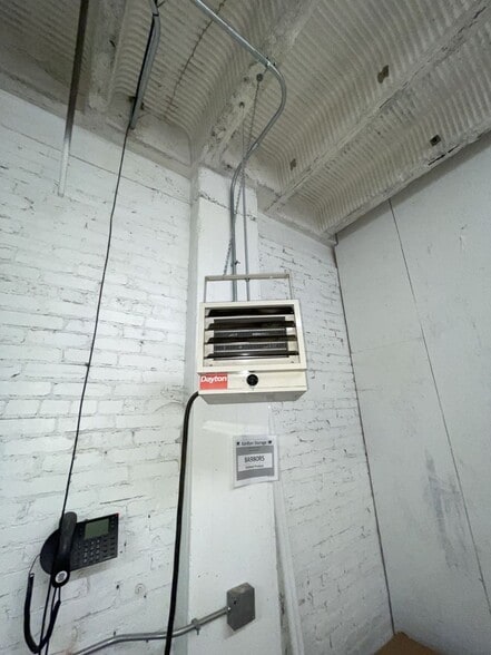 More Photos Of 415 S 7th St, Lincoln Warehouse For Sale