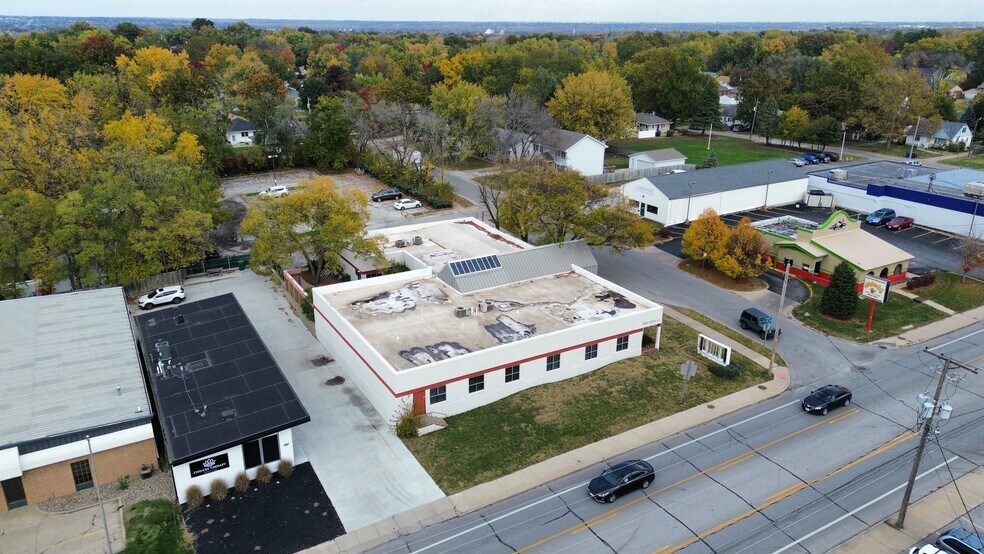 More Photos Of 5601 Douglas Ave, Des Moines Office For Sale