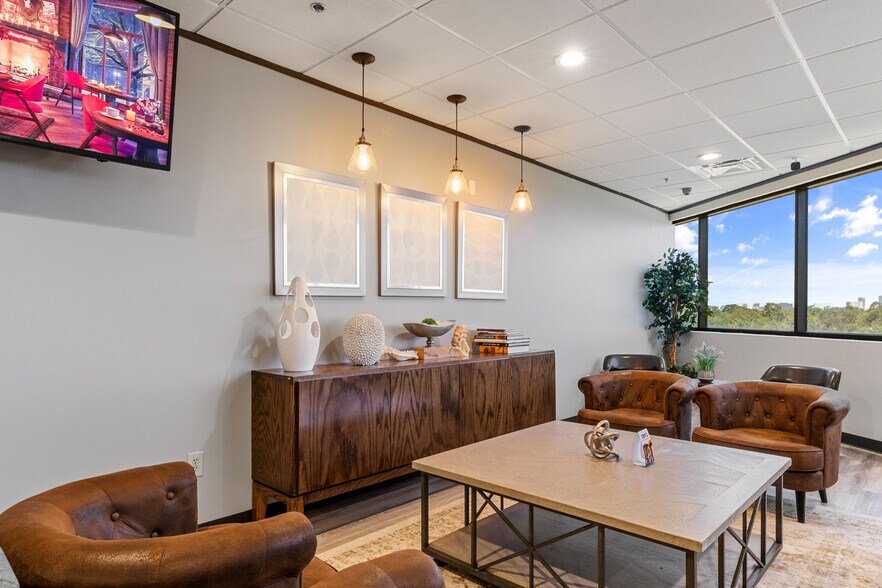 More Photos Of 7700 Main St, Houston Medical For Lease