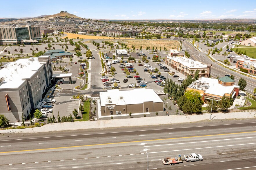 More Photos Of 3601 Plaza Way, Kennewick Storefront Retail Office For Lease