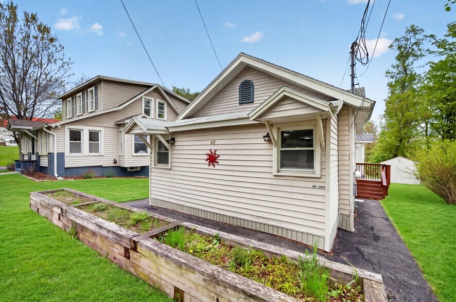 More Photos Of 48 - 50 Horseshoe Lake, Kauneonga Lake Apartments For Sale