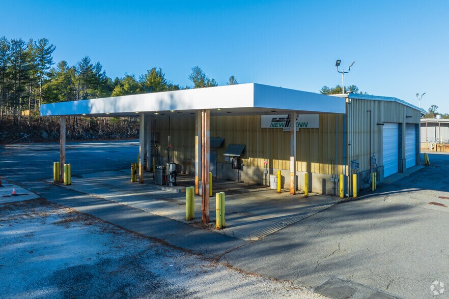 More Photos Of 28 Sterling Rd, Billerica Truck Terminal For Lease