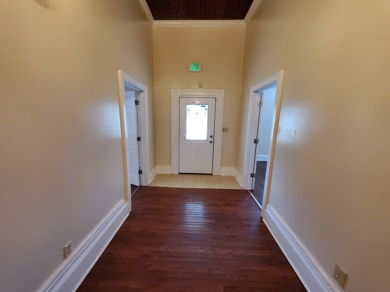 More Photos Of 309 Macon St, McDonough Office Residential For Lease