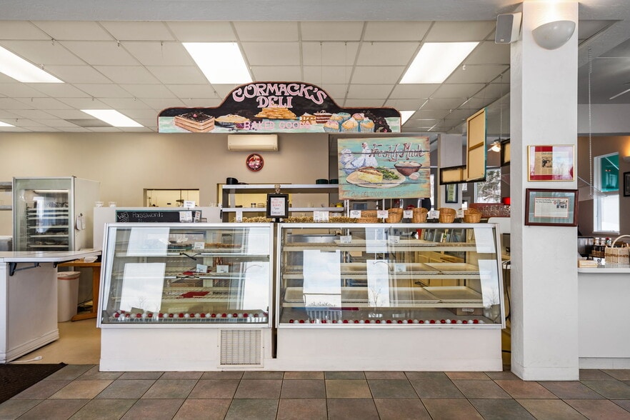 More Photos Of 2569 Charlevoix Rd, Petoskey Restaurant For Sale