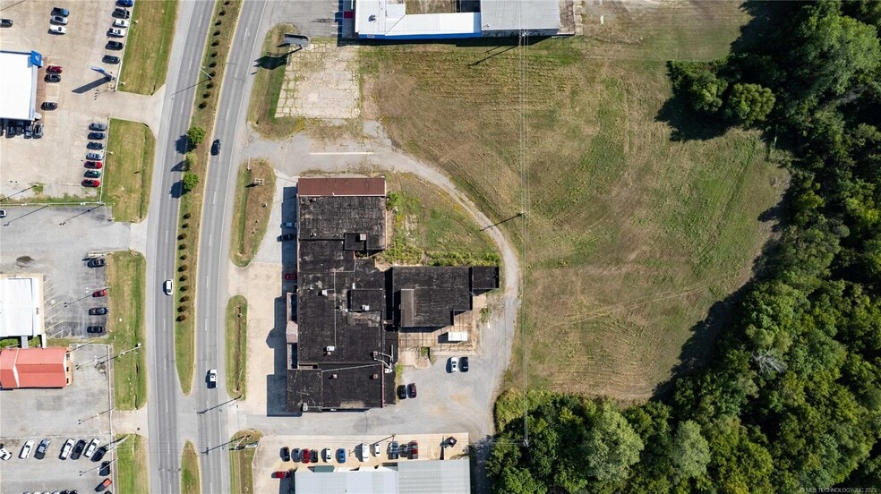 More Photos Of 1509 N Main St, Muskogee Freestanding For Sale