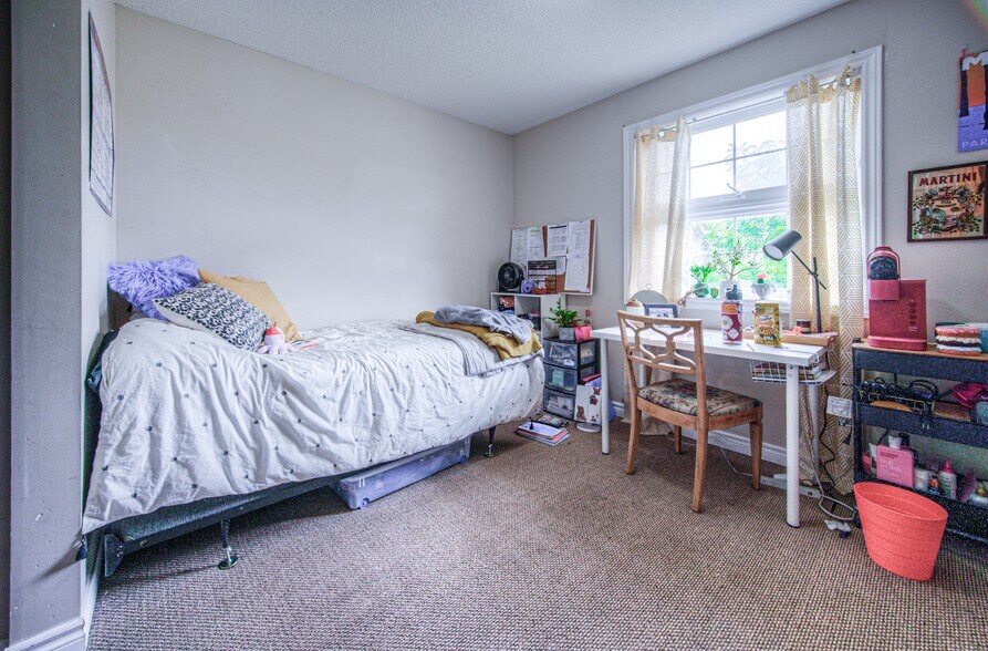 More Photos Of 172 Regina St N, Waterloo Apartments For Sale