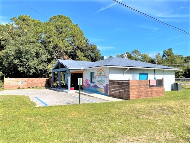 More Photos Of 1421 S 10th St, Fernandina Beach Freestanding For Sale