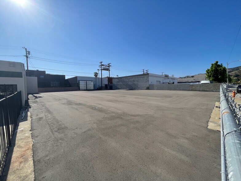 More Photos Of 3059 N California St, Burbank Land For Lease